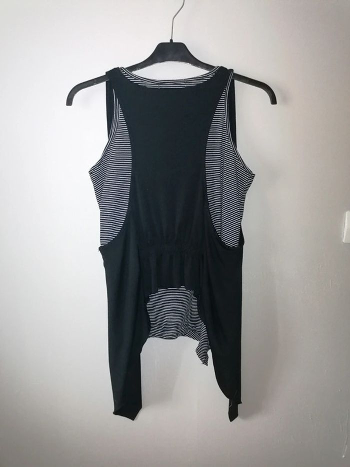 Tee-shirt et son gilet sans manche T3 - photo numéro 2
