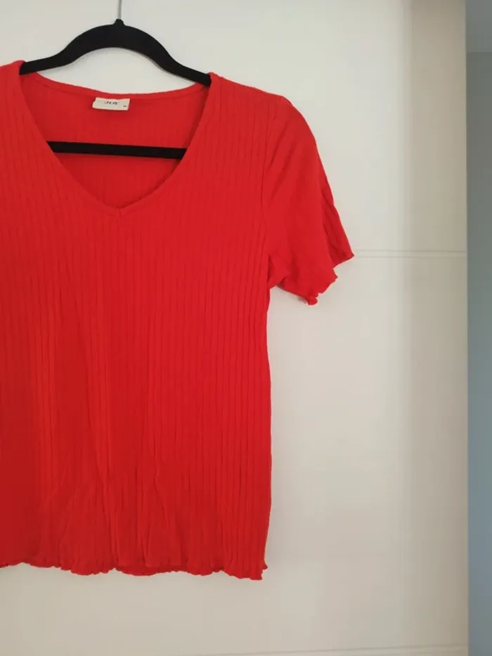 Tee-shirt rouge "JDY" taille M - photo numéro 3