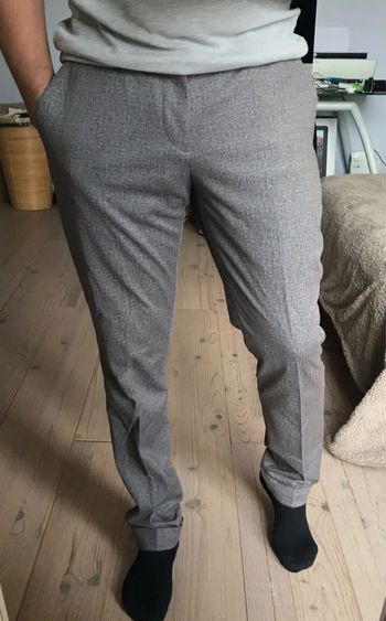Pantalons neufs taille 40, 44 et 46