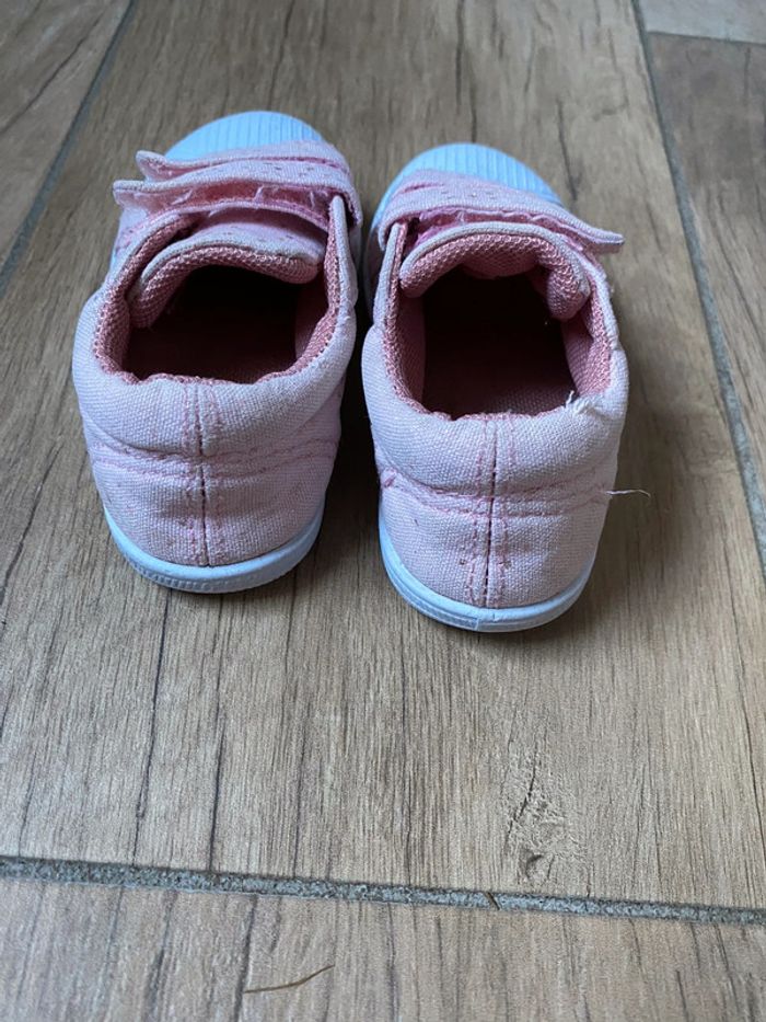 Tennis en toile scratch gemo pointure 21 - photo numéro 2