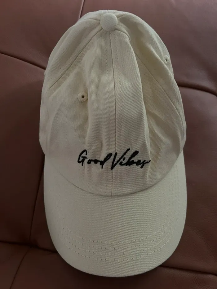Casquette jaune pale