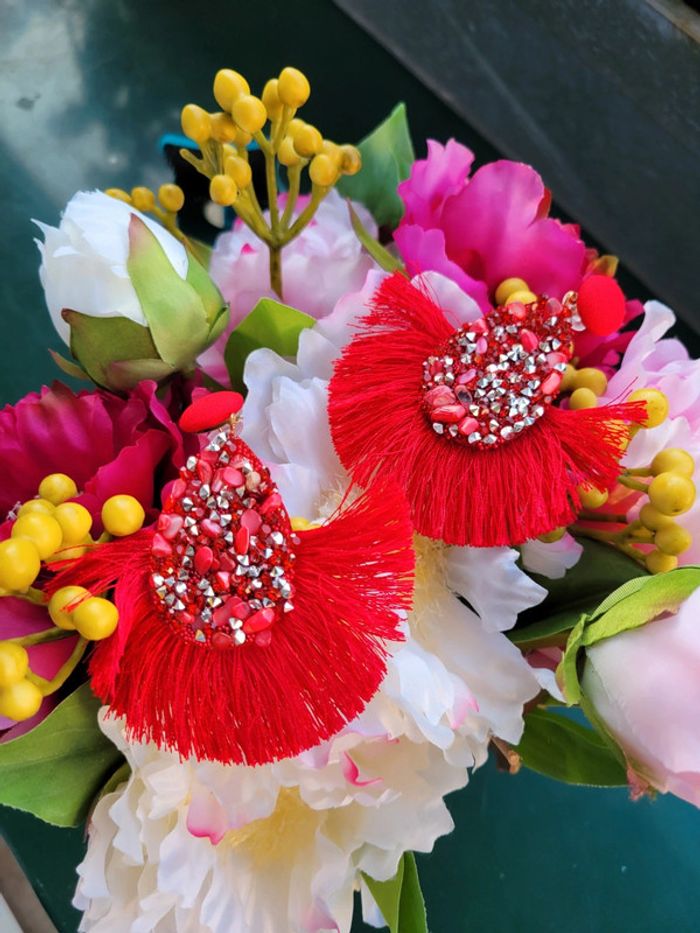 Clips paillettes et fil de coton rouge. - photo numéro 7