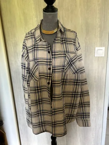 Chemise à carreaux
