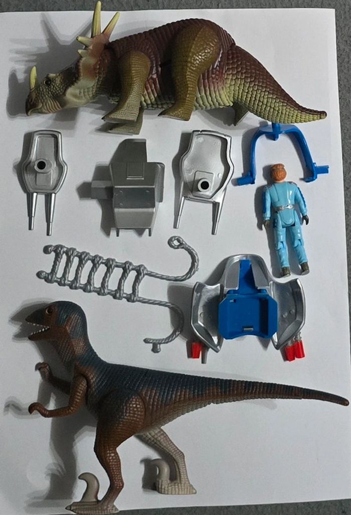 Lot dino riders styracosaurus + Deionychus avec accessoires - photo numéro 2
