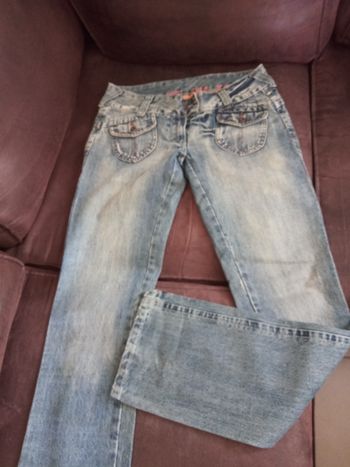 Jeans tendance T40 "Jennyfer" aspect délavé et usé - très bon état