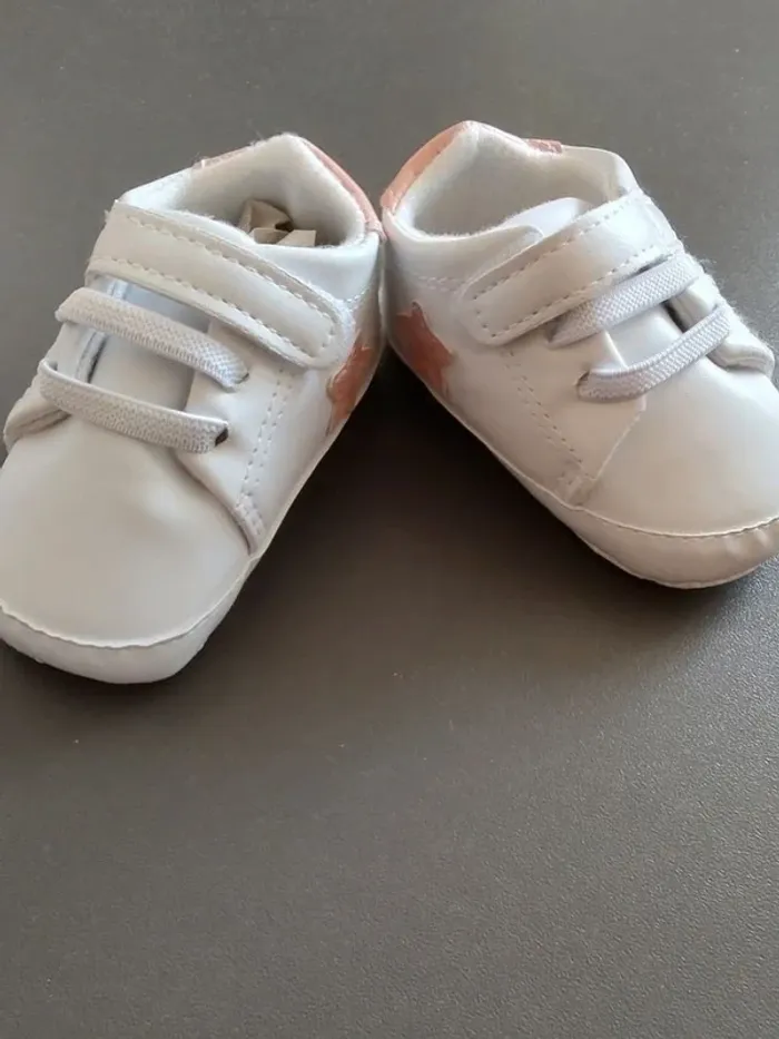 Baskets bébé 0-6 mois - photo numéro 2