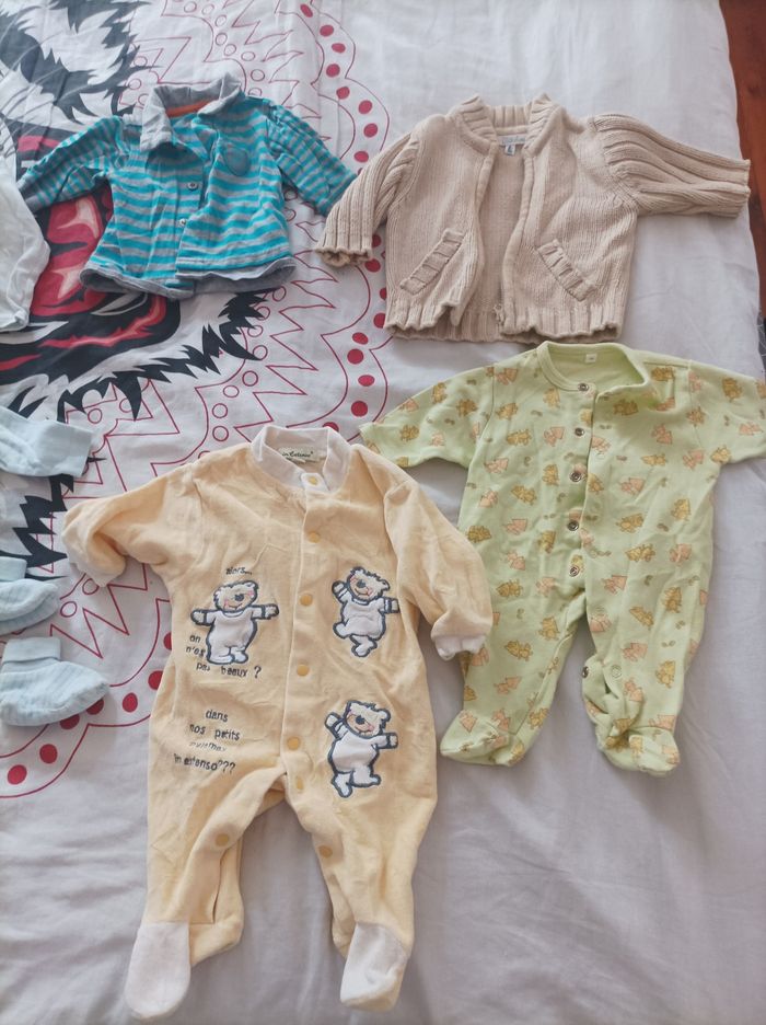 Lot vêtements garçon 1mois - photo numéro 2