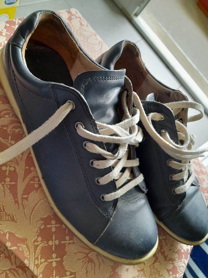 CHAUSSURES À  LACETS " DAMART" TAILLE  39 - photo numéro 2
