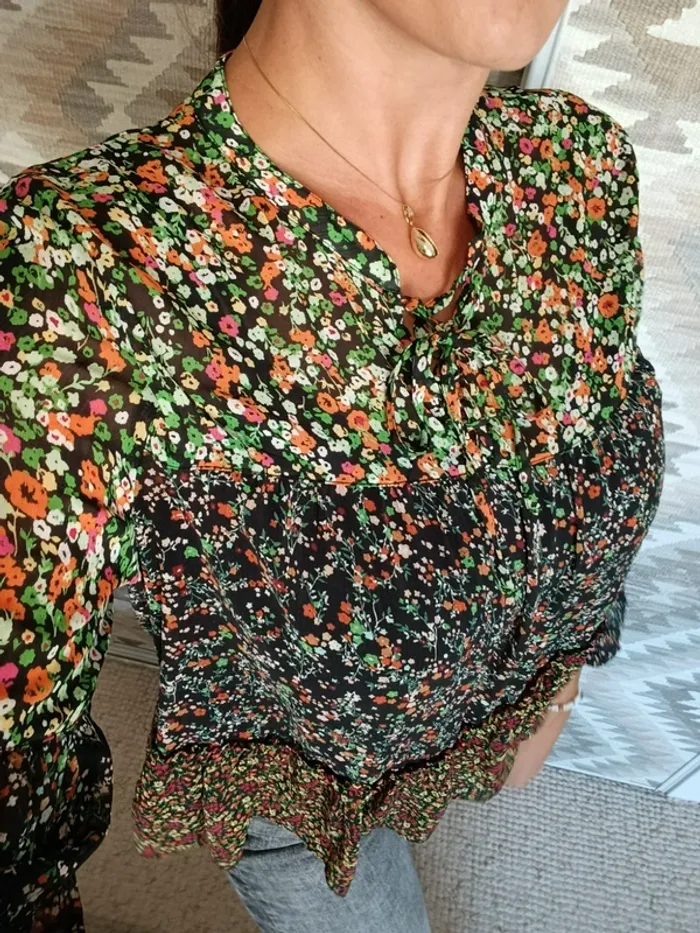 Blouse Mango Casual MNG L noir fleuri fluide légère ample