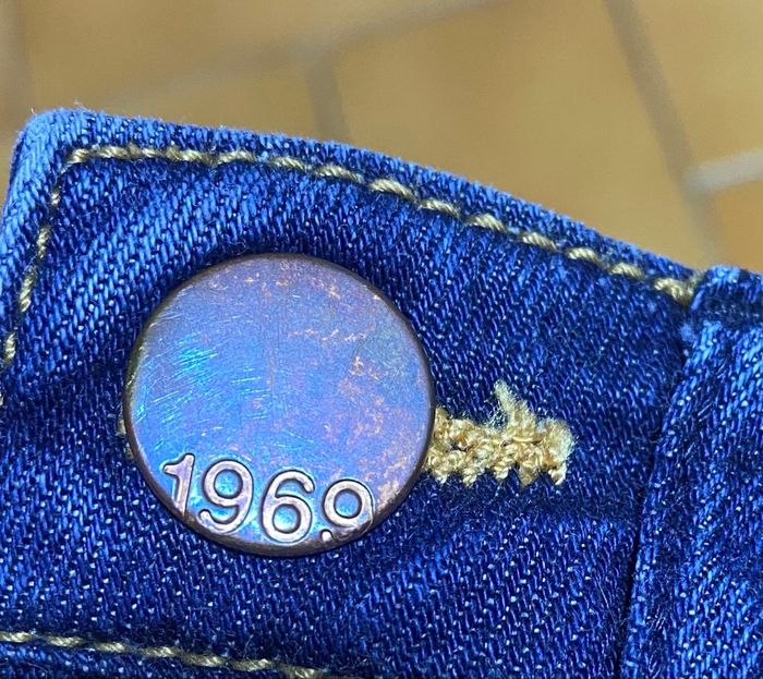 Beau jean evase couleur bleu marque gap taille 2 ans - photo numéro 2