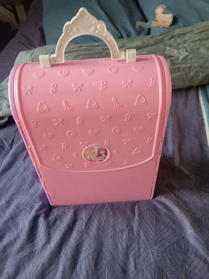 Maison de Barbie transportable