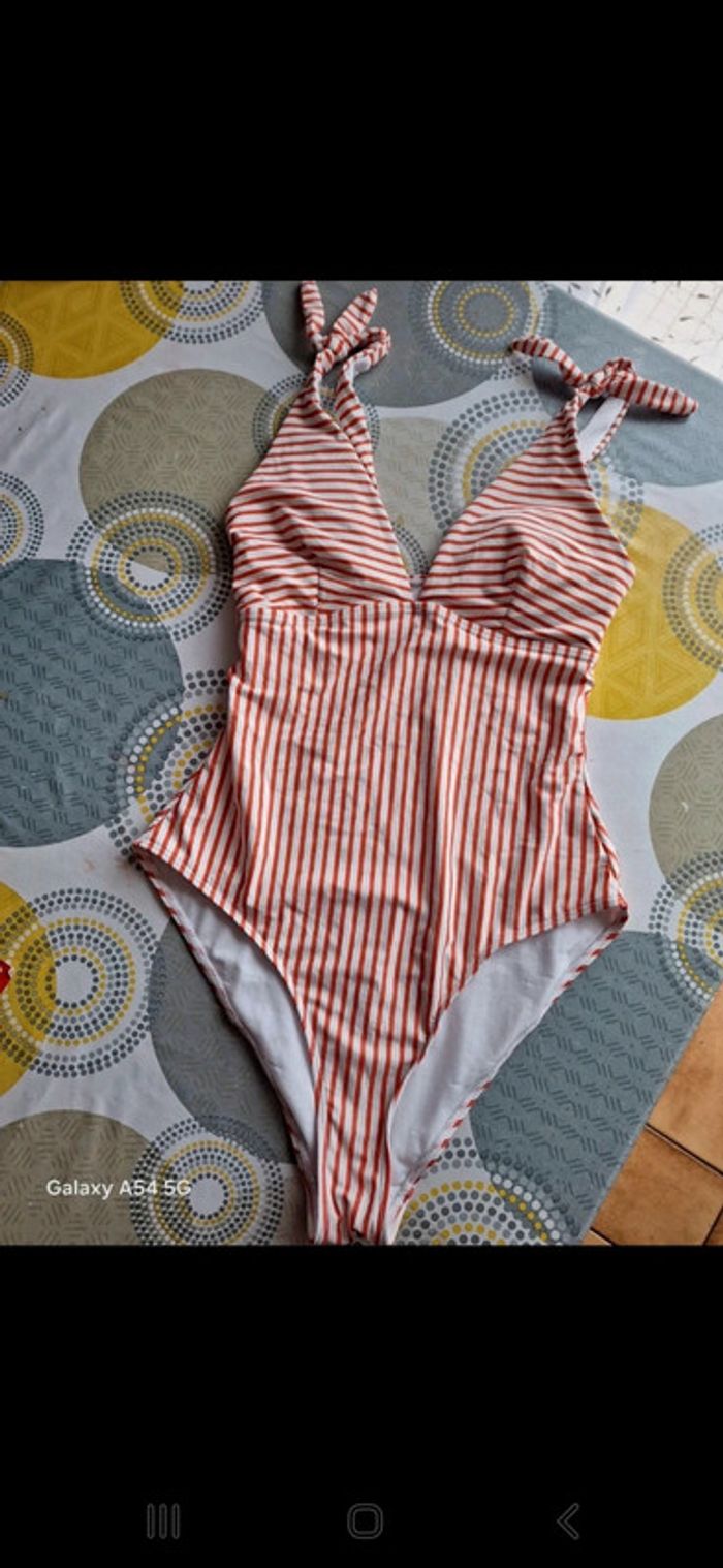 Maillot de bain 1 pièce - photo numéro 3
