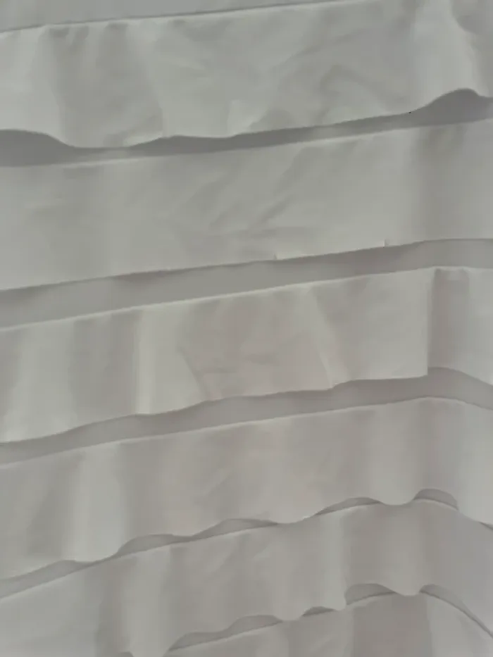 Robe blanche à volant - photo numéro 2