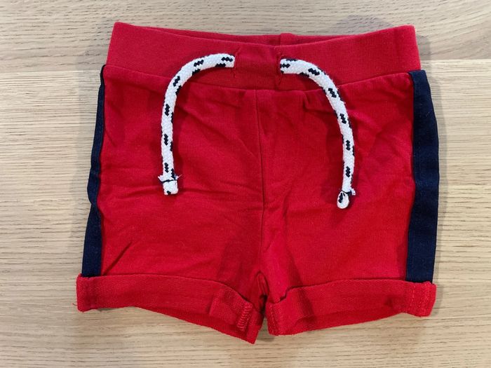 Short rouge primark 0/3 mois