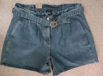 Short en jean bleu NEUF