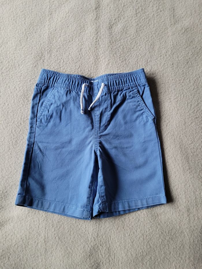 Short 18-24 mois 92 cm primark
- photo numéro 1