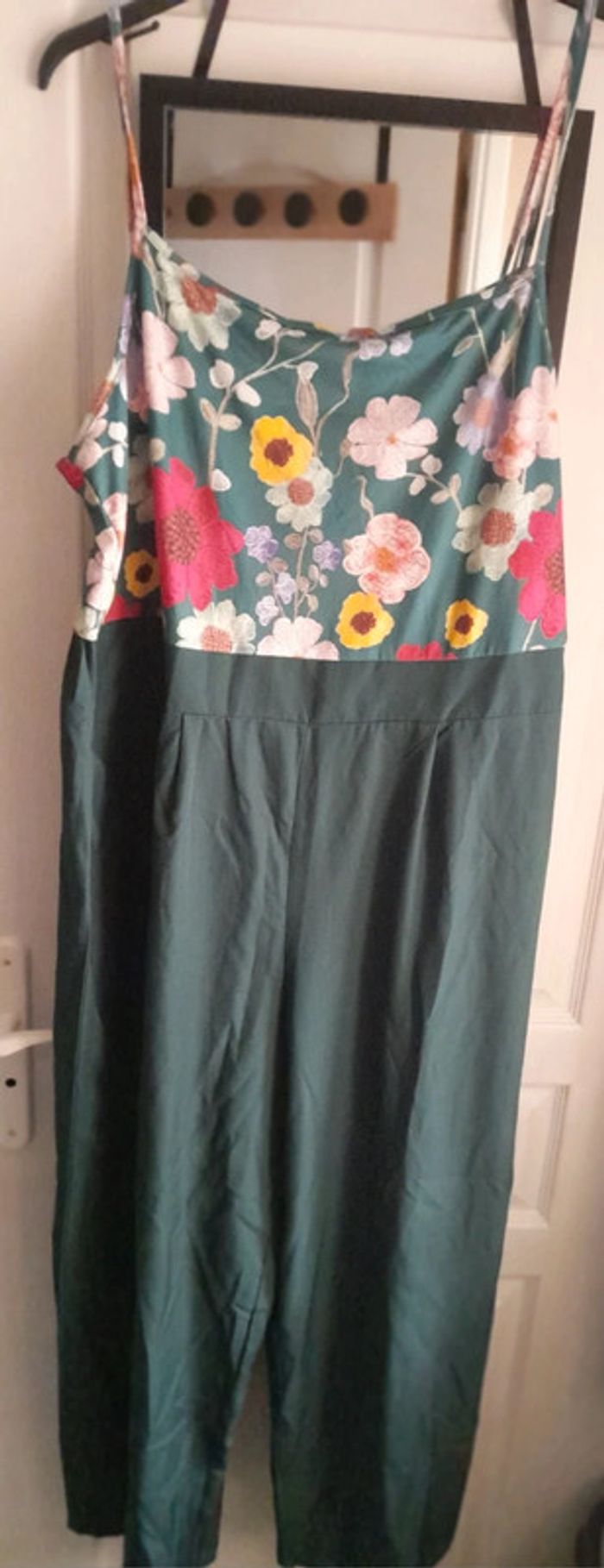 Combinaison vert à fleurs 46/48