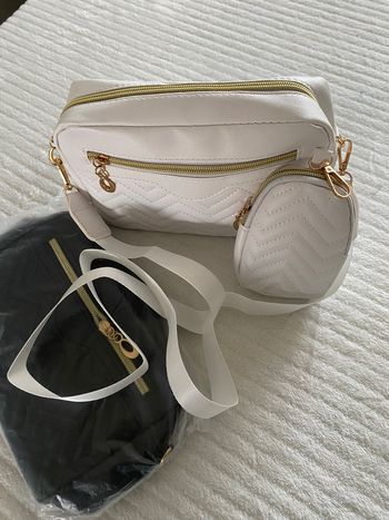 Sac à main à bandoulière avec porte monnaie 