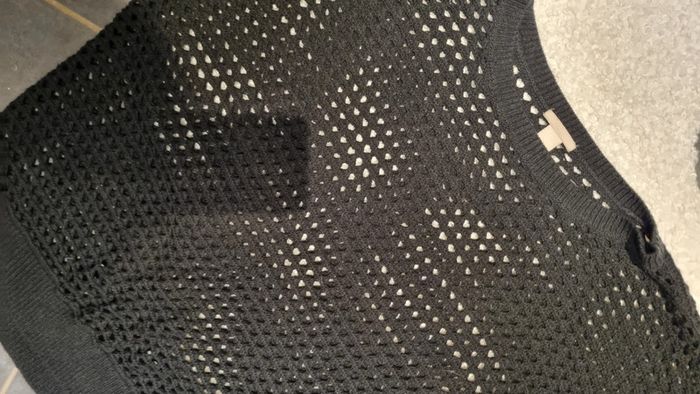 Pull haut tee shirt 3 XL noir ajouré  état neuf HM - photo numéro 3