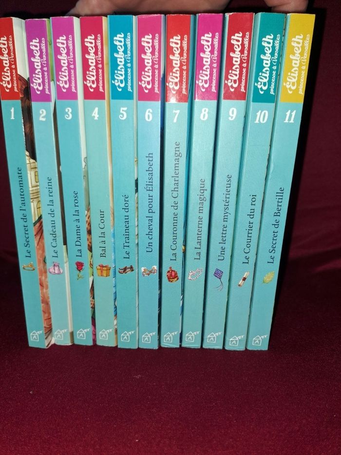 Livres  Elisabeth à Versailles - photo numéro 2