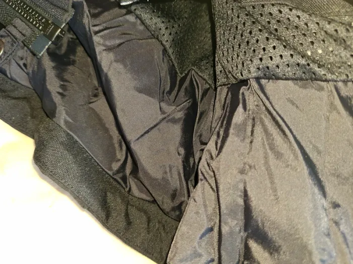 blouson de moto noir taille 1 , marque Bering avec protections épaules et dos - photo numéro 6