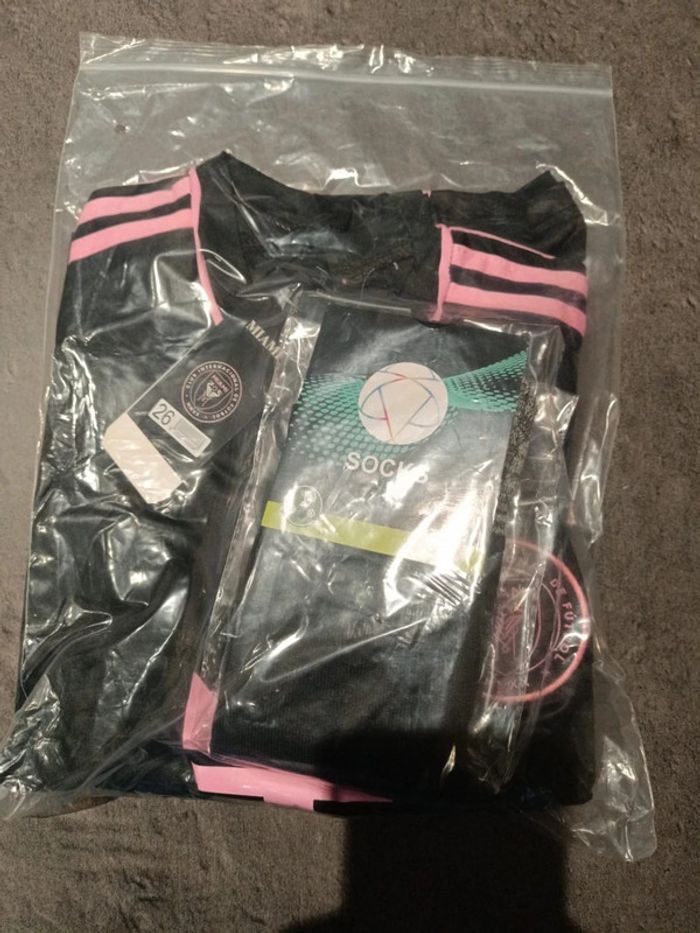 Tenue football Léo Messi Inter Miami rose. T.26 - photo numéro 5