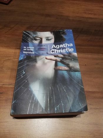 Livre Le miroir se brisa Némésis Agatha Christie