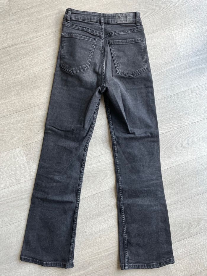 Jean taille haute flare noir Bershka T34 - photo numéro 4