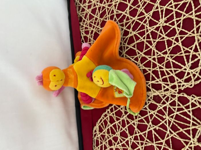 Moulin roty Louna l'abeille doudou cache cache orange jaune vert Rose - photo numéro 3