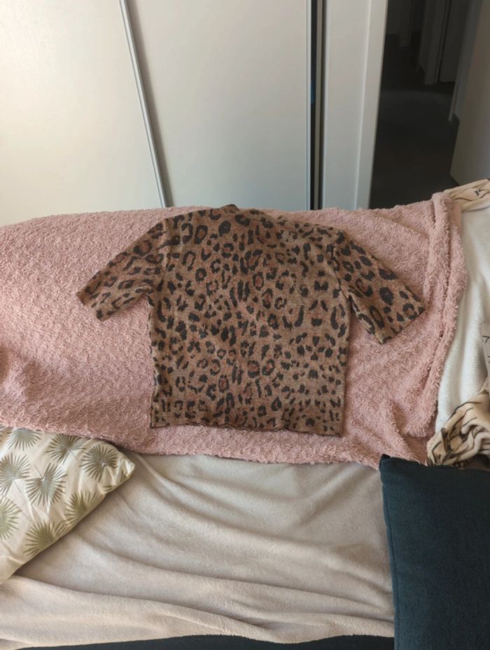 Haut léopard bershka manches courtes avec col - photo numéro 3