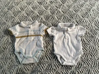 Lot 2 bodies manches courtes Vertbaudet  3 mois