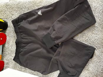 Jogging adidas taille L noir