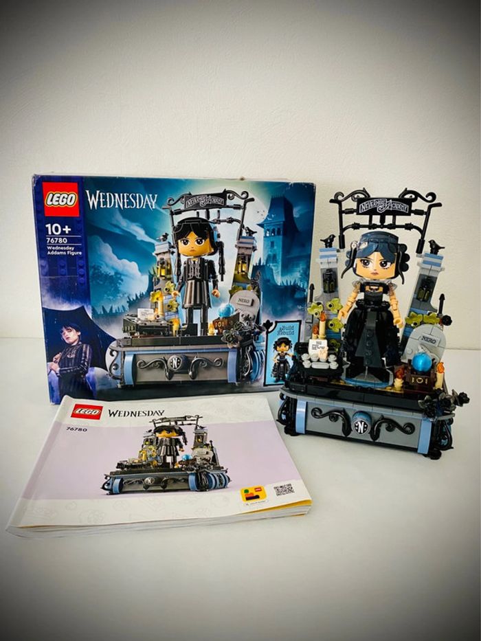 LEGO The LEGO Movie 2 - 76780 - La Figurine De Mercredi Addams - Complet avec Boîte et Notice - photo numéro 2