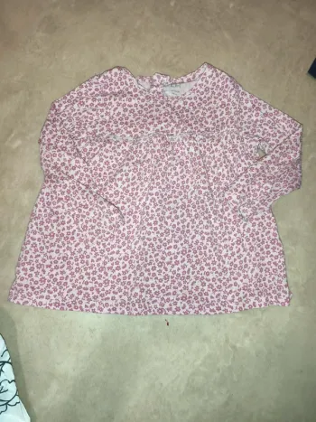 Tee shirt manches longues taille 24 mois marque la halle