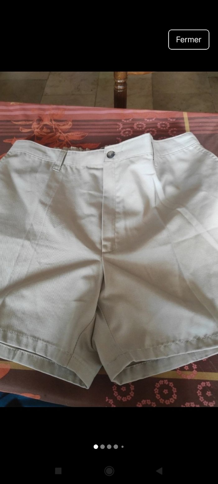Très beau short femme neuf f61