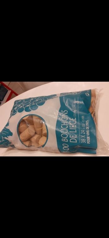 100 Bouchons de liège neufs