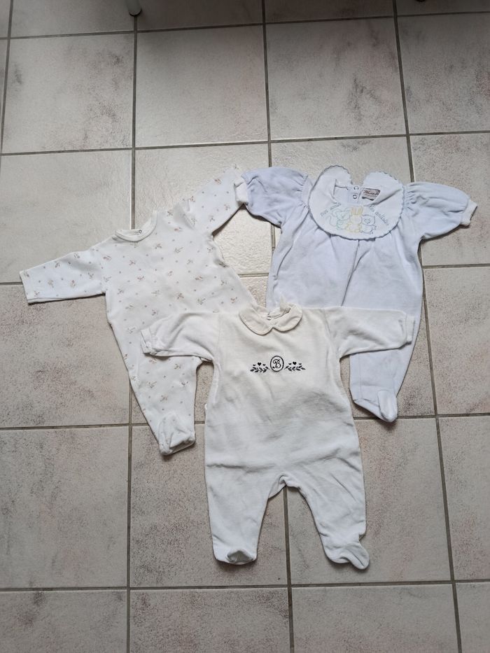 3 Pyjamas