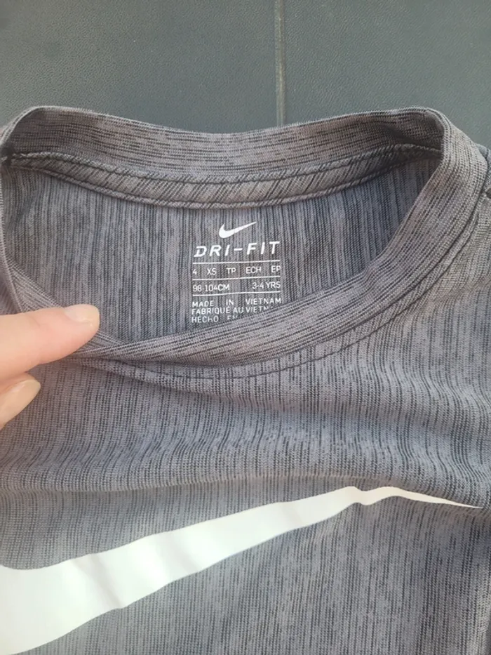 Ts manches longues nike 3/4 ans - photo numéro 2