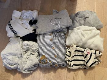 Lot vêtement taille 1 mois