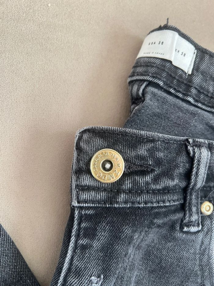 Jeans troués - photo numéro 2