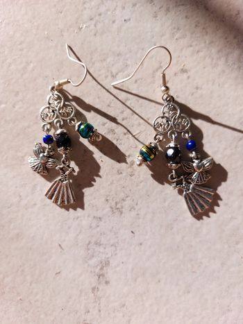 Boucles d'oreilles artisanales pendantes argentées
