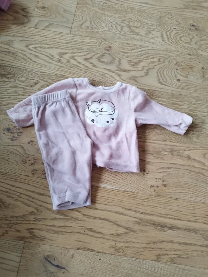 Lots pyjamas velours - photo numéro 2