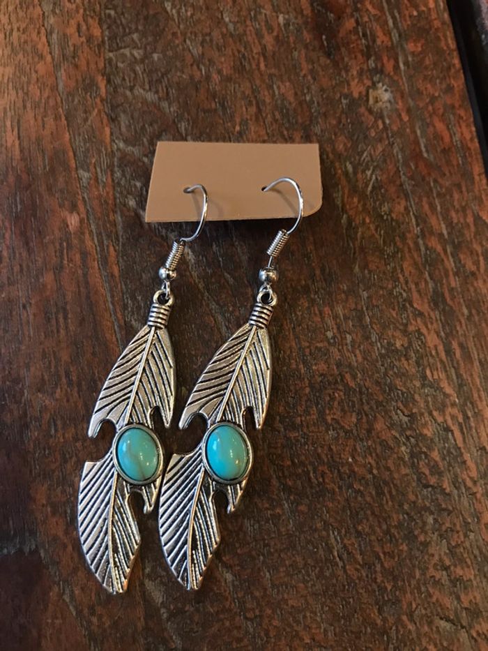 Boucles d’oreilles plumes et turquoise - photo numéro 4
