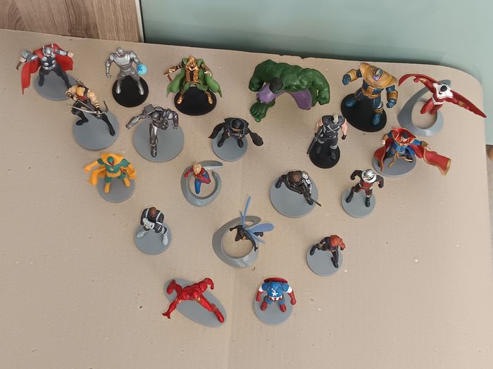 Lot de 20 figurines Marvel Disneyland - photo numéro 6