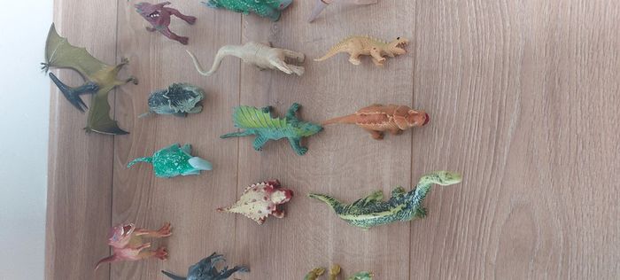 Lot 24 dinosaures - photo numéro 3