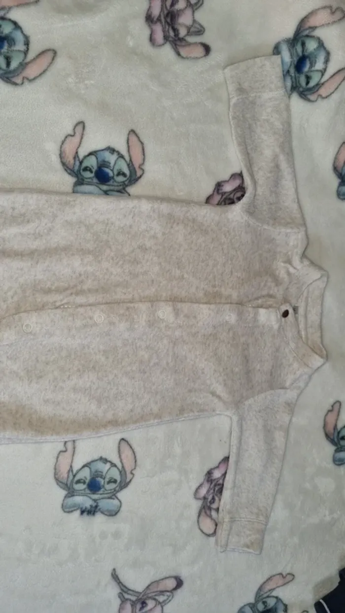 Pyjama chaud 1 mois 56 cm en bon état - photo numéro 2