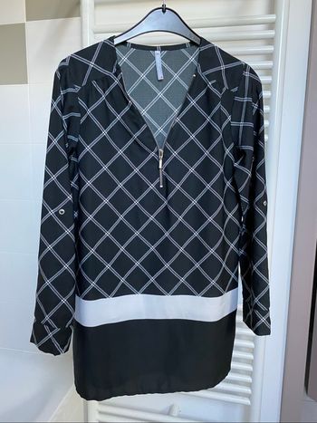 Tunique noire  et  blanche