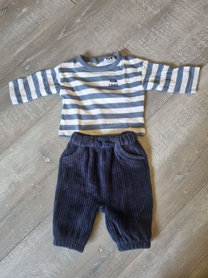 Lot haut + pantalon velours 1 mois