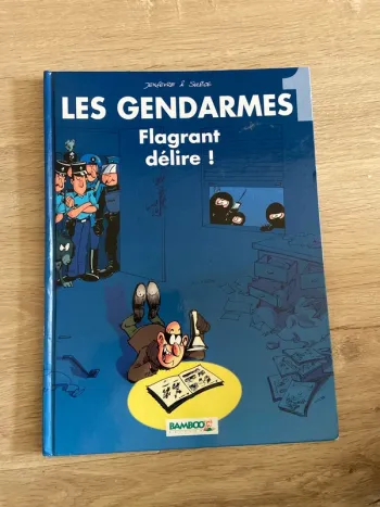 Livre « les gendarmes flagrant délire »