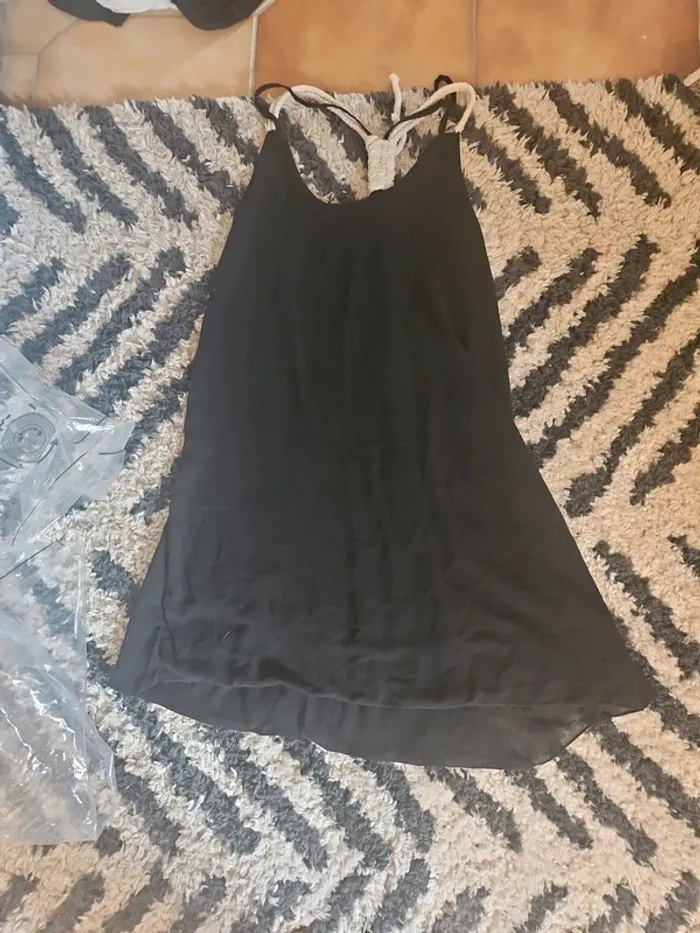 robe effet débardeur croisé au dos